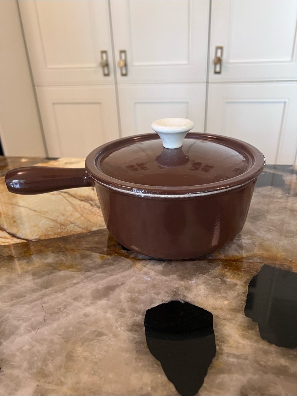 Descoware # 18 cast iron sauce pot with lid